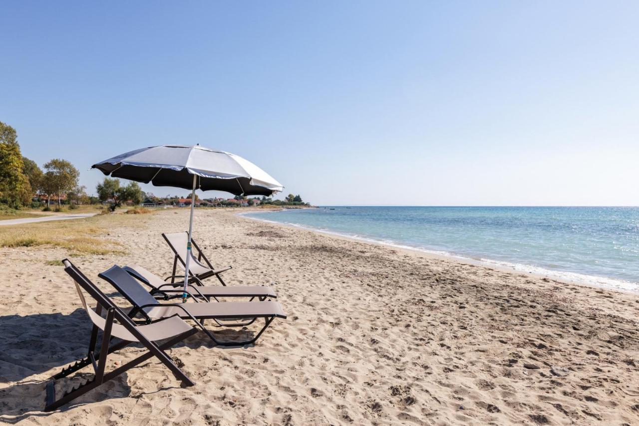 Beach Front Vintage Villa Kalliktratis Nea Kallikrateia Eksteriør billede
